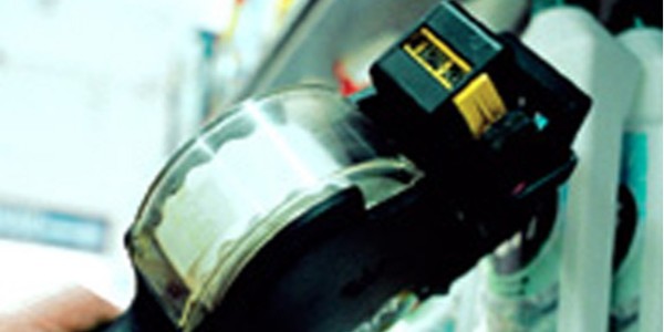 不干膠材料模切溢膠了，怎么辦好？